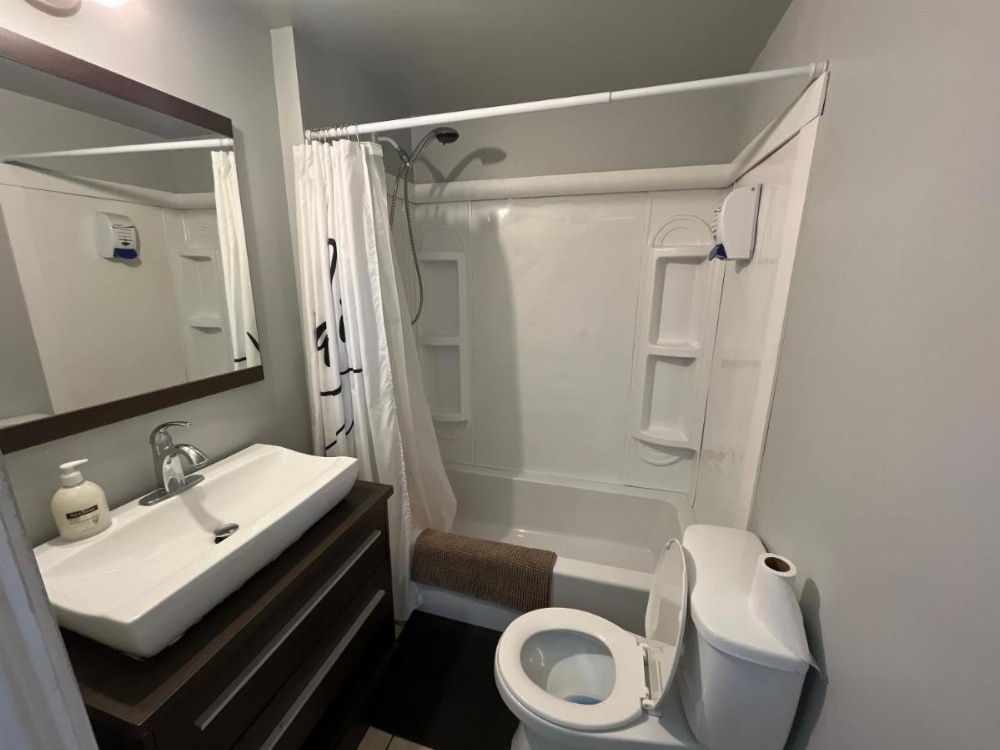 Room image 2