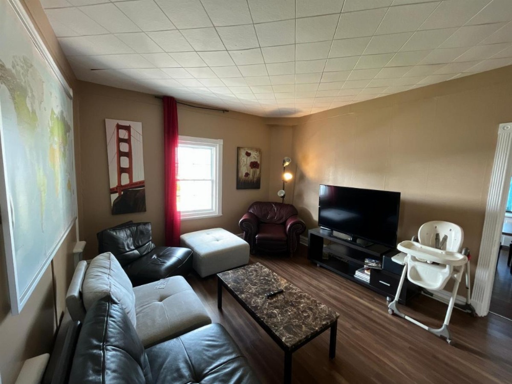 Room image 2