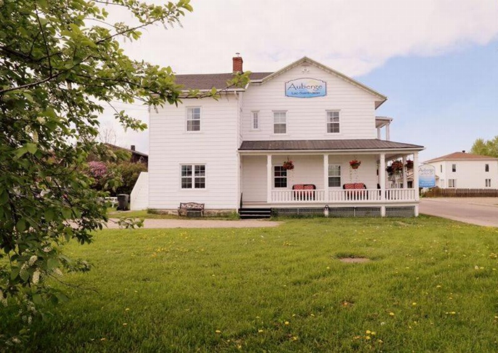 Eight-Bedroom House
